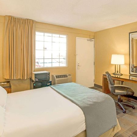 ทราเวลลอดจ์ บาย วินด์แฮม ซิลเวอร์สปริง Hotel ภายนอก รูปภาพ