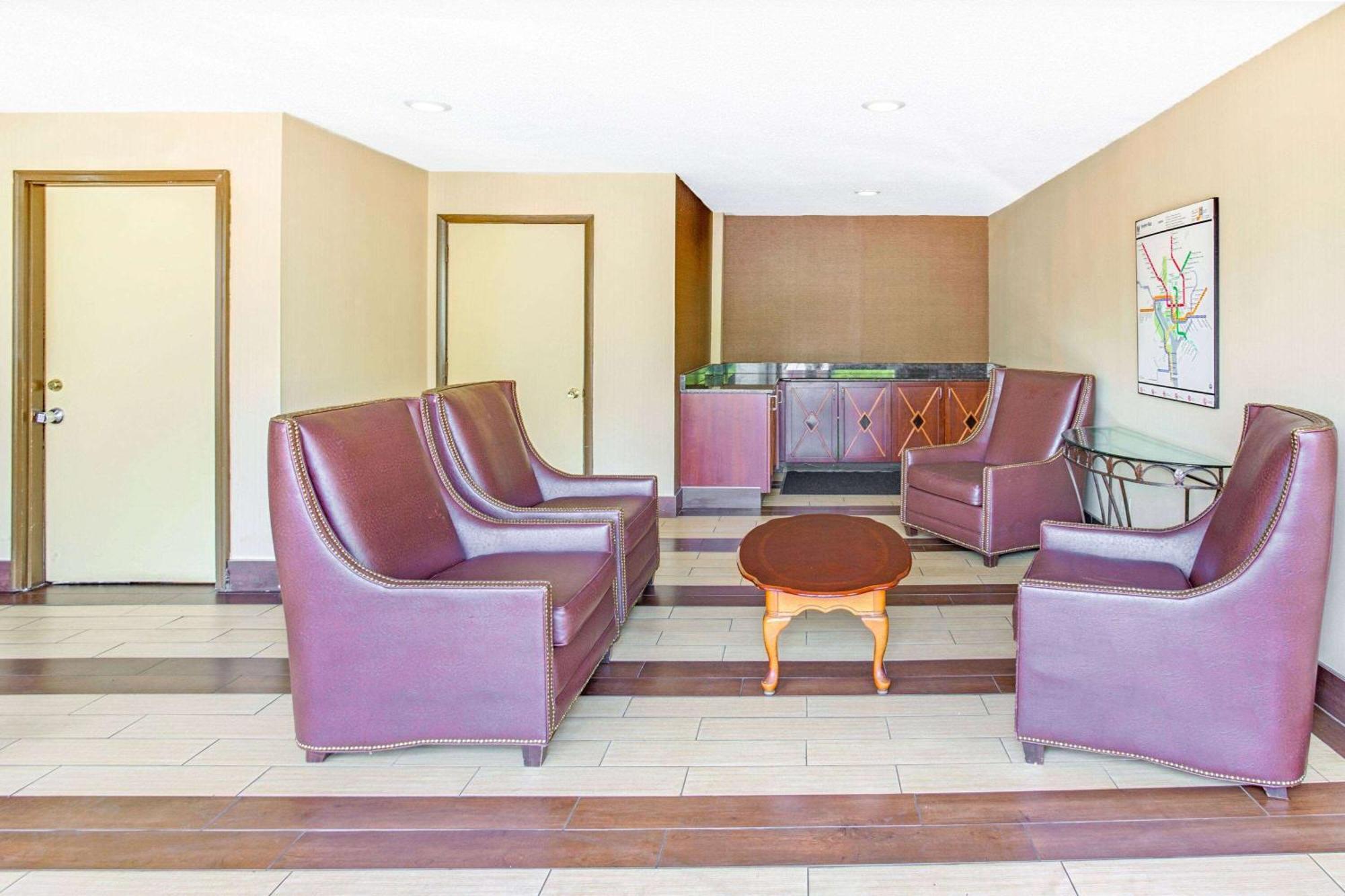 ทราเวลลอดจ์ บาย วินด์แฮม ซิลเวอร์สปริง Hotel ภายนอก รูปภาพ